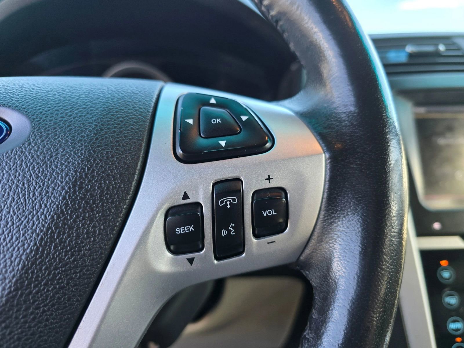 Used 2013 Ford Explorer Limited image 25