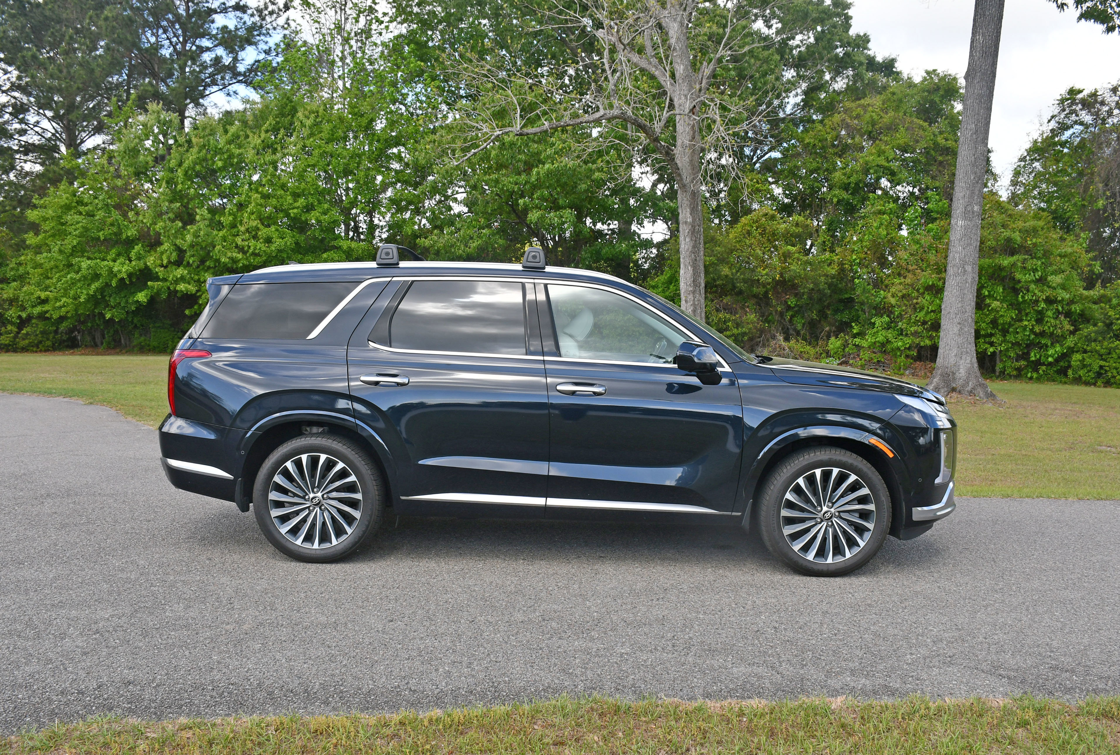 Used 2023 Hyundai Palisade Calligraphy image 5