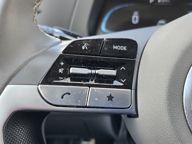 Used 2025 Hyundai Elantra Sport FWD image 21