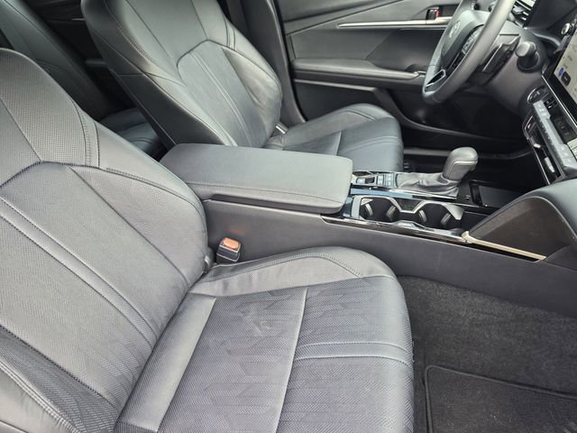 Used 2025 Toyota Camry XSE FWD image 12