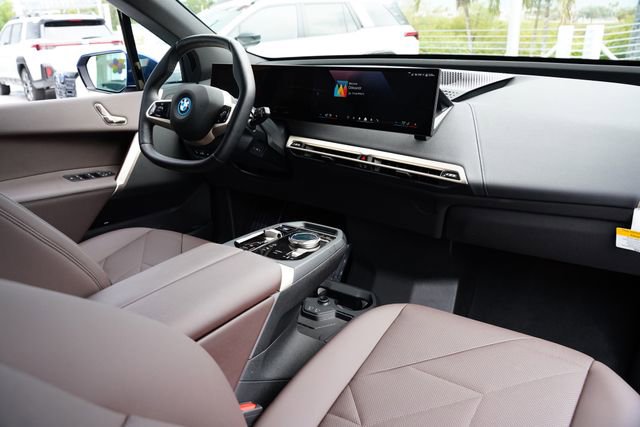 Used 2025 BMW iX xDrive50 image 29