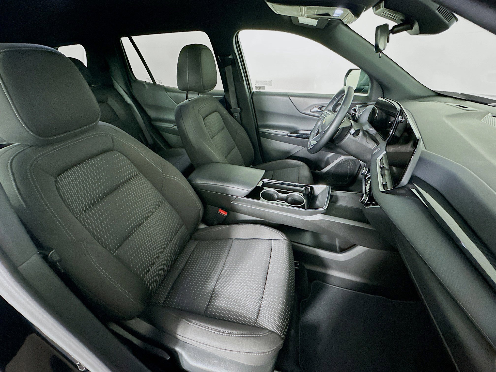 Used 2025 Chevrolet Equinox LT image 31