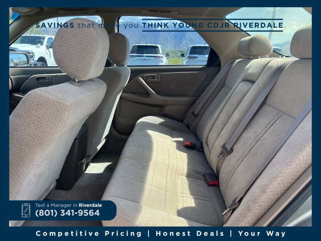 Used 2000 Toyota Camry XLE image 9