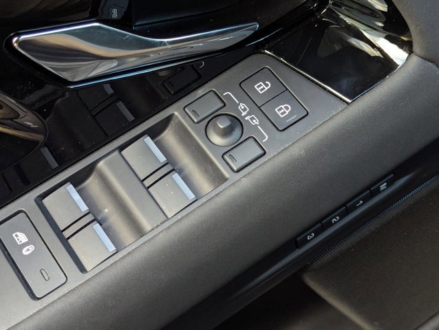 Certified 2026 Land Rover Range Rover Evoque S AWD/4WD image 9