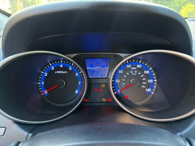 Used 2015 Hyundai Tucson SE image 16