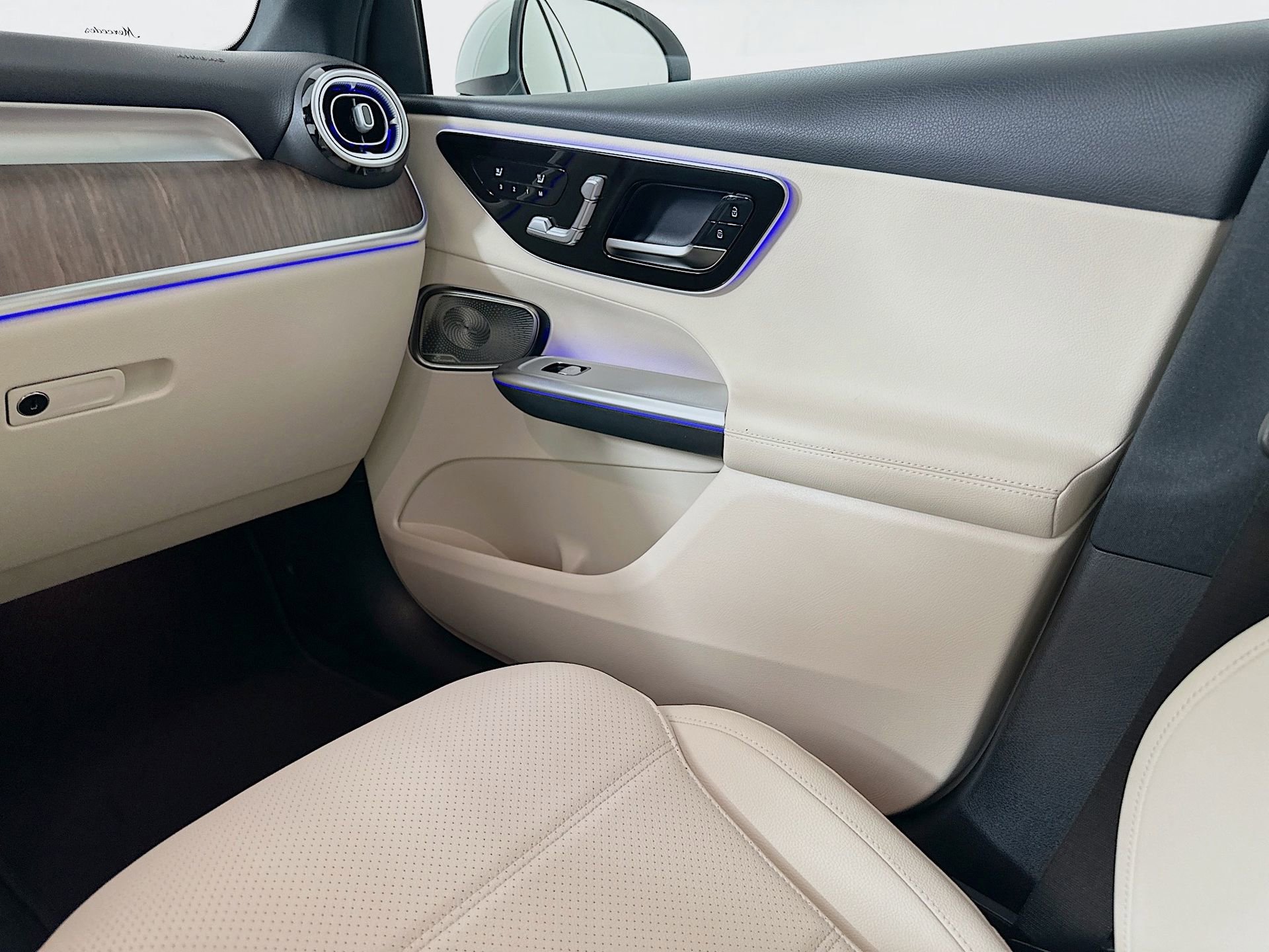 New 2026 Mercedes-Benz GLC 300 4MATIC image 26