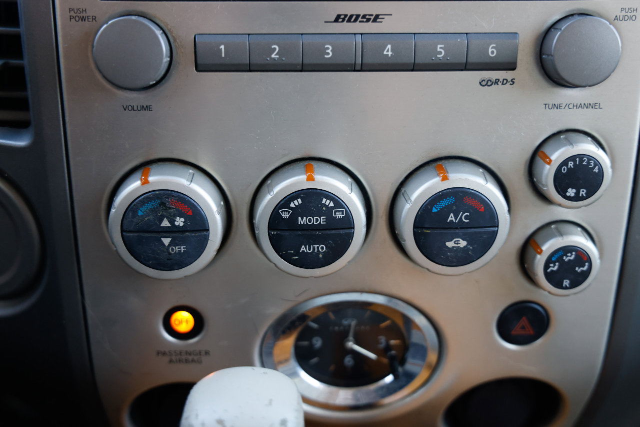 Used 2004 INFINITI QX56 2WD w/ Smart Vision Pkg image 31