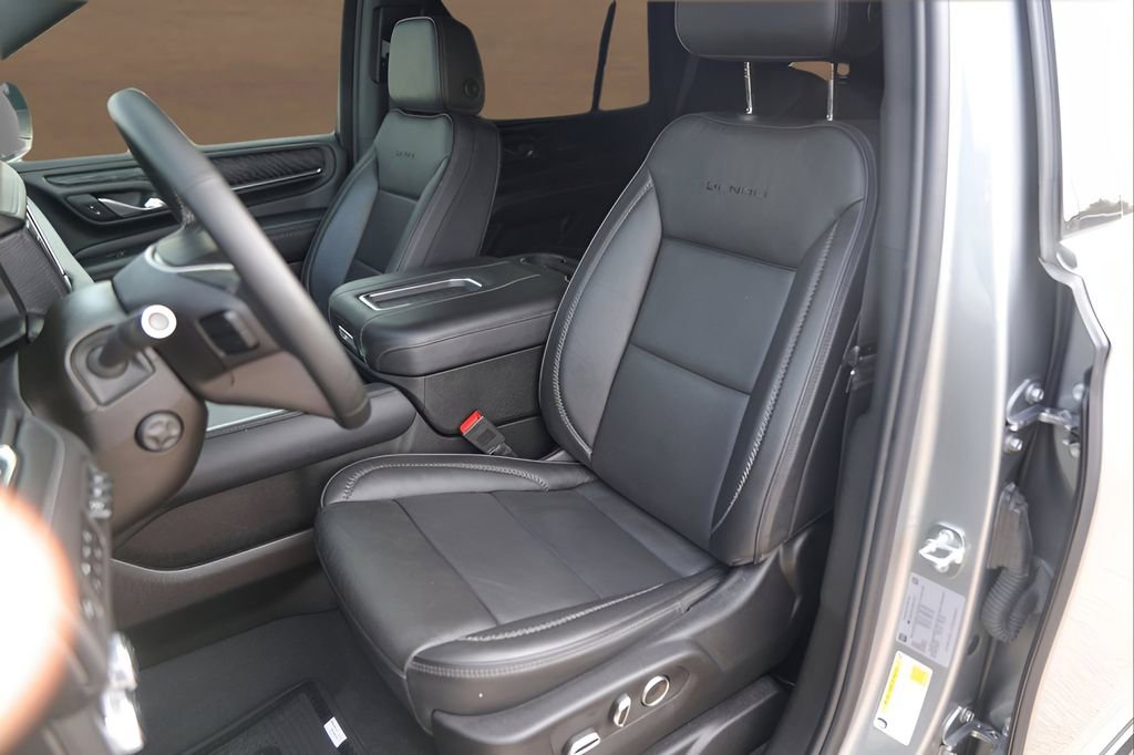 Used 2024 GMC Yukon Denali image 7