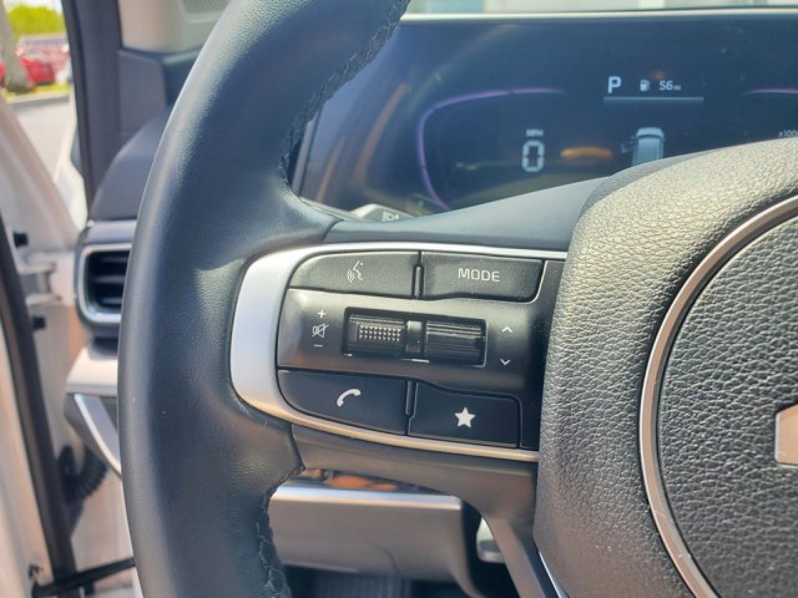 Used 2024 Kia Sportage EX image 17