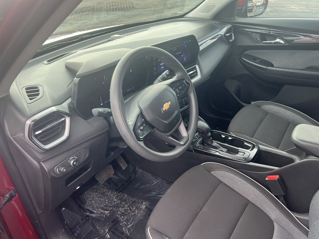 Used 2025 Chevrolet TrailBlazer LT image 9