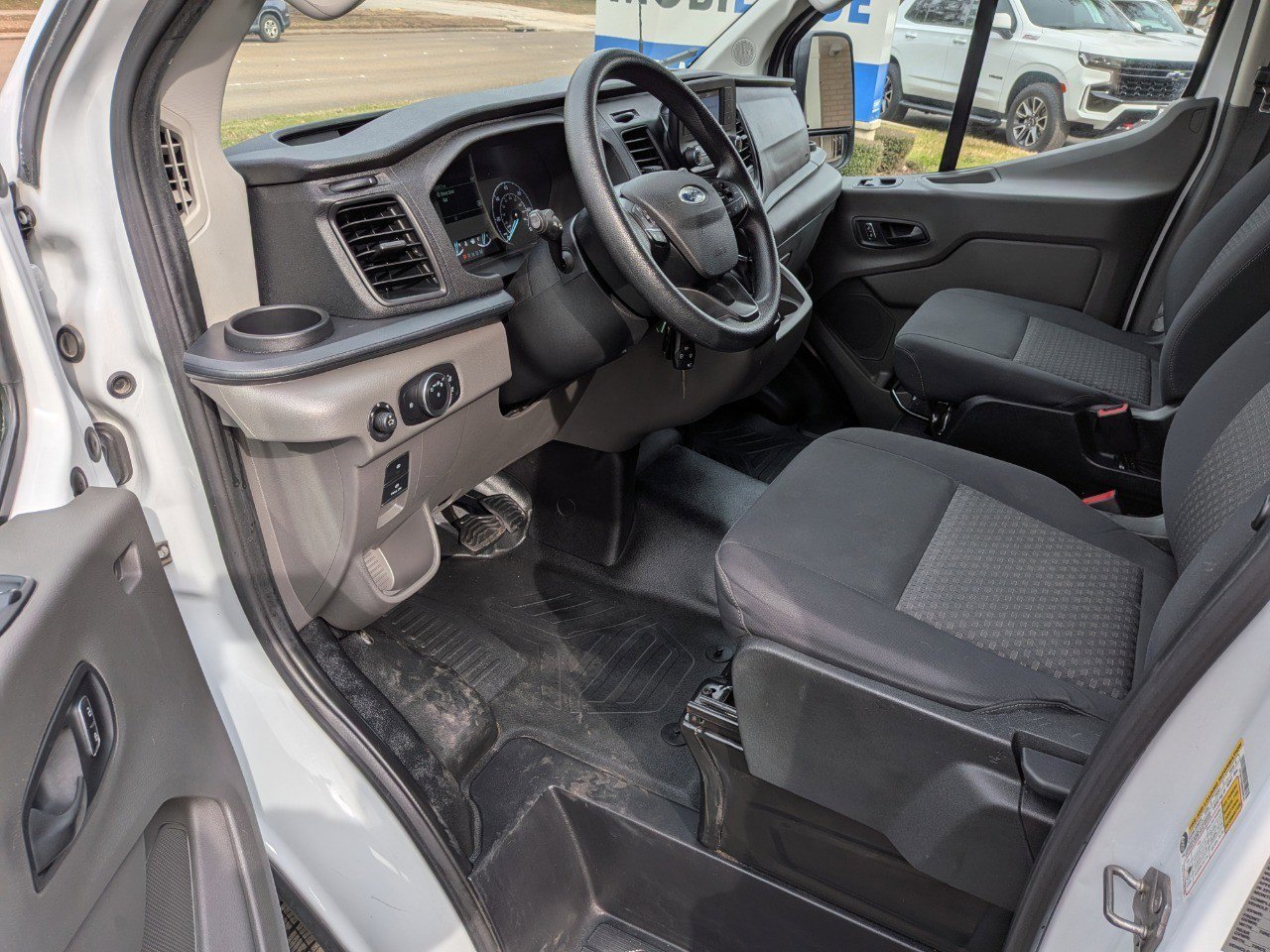 Used 2024 Ford Transit 250 w/ Exterior Upgrade Package image 11