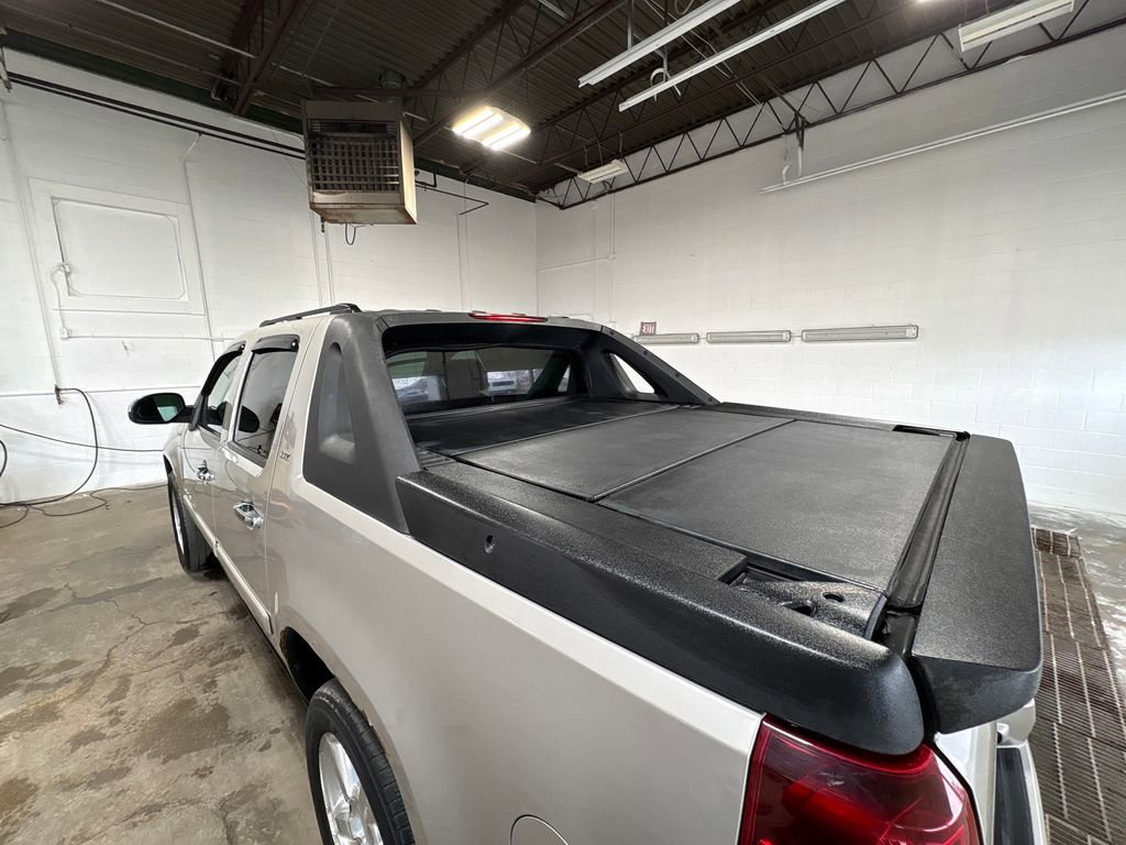 Used 2007 Chevrolet Avalanche LTZ w/ LTZ Preferred Equipment Group image 29