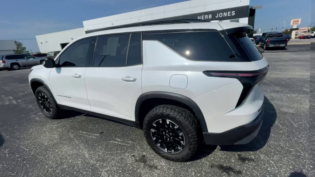 Used 2025 Chevrolet Traverse Z71 w/ LPO, Floor Liner Package AWD/4WD image 7