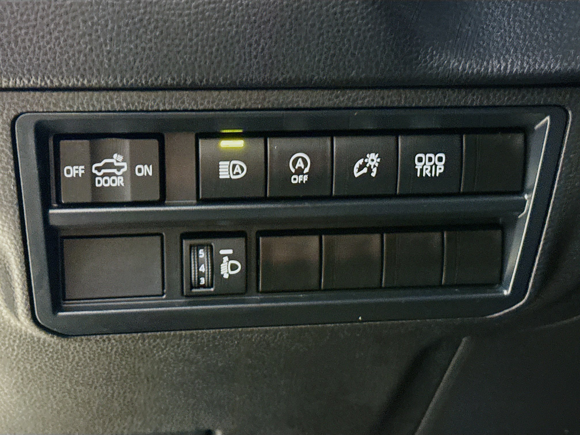 Used 2025 Toyota Tundra SR w/ SR Tow Package AWD/4WD image 9