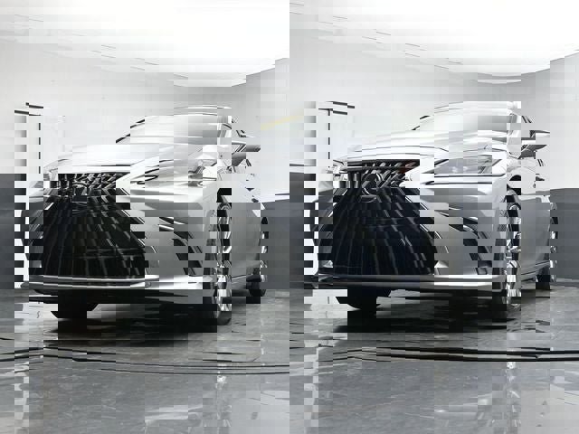 Used 2022 Lexus ES 350 Ultra Luxury w/ Accessory Package image 28