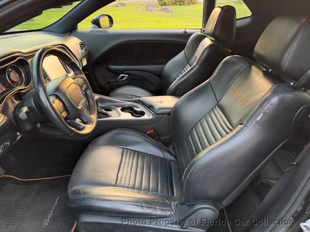 Used 2015 Dodge Challenger R/T Plus RWD image 9