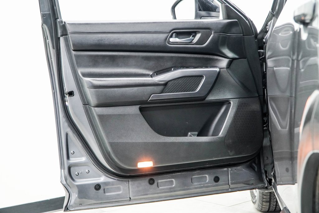 Used 2022 Nissan Pathfinder SL image 45