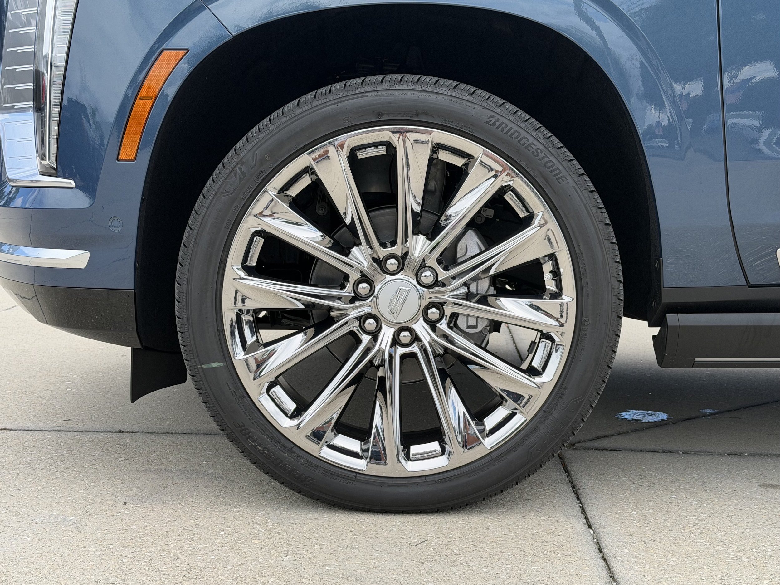 New 2026 Cadillac Escalade Platinum Luxury w/ LPO, Radiant Package AWD/4WD image 37