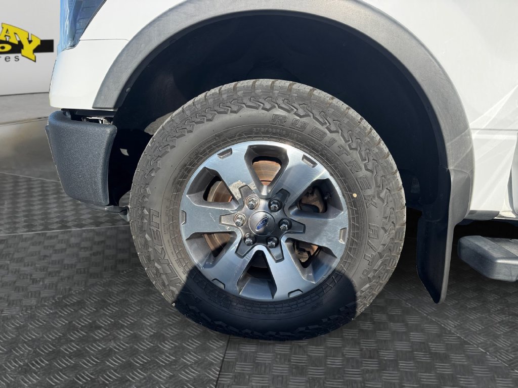 Used 2014 Ford F150 FX4 w/ Equipment Group 402A Luxury AWD/4WD image 17
