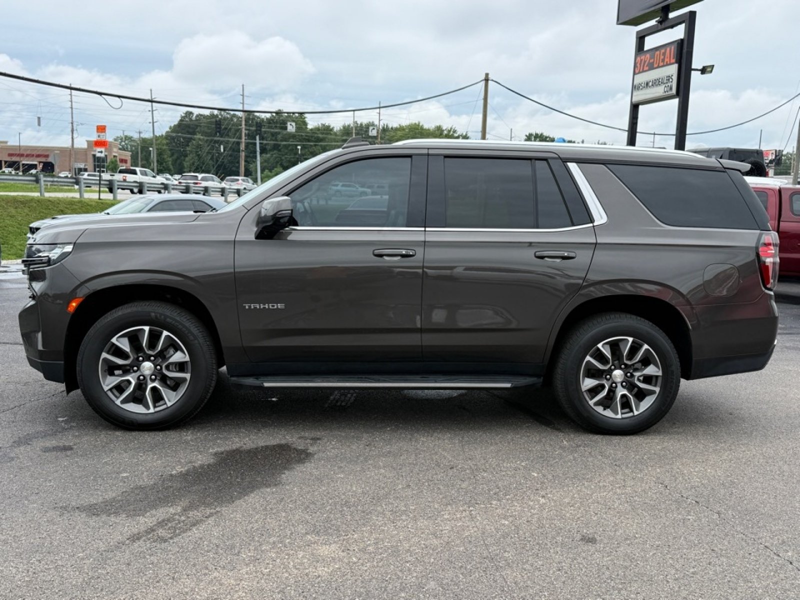 Used 2021 Chevrolet Tahoe LT w/ LT Signature Package AWD/4WD image 5