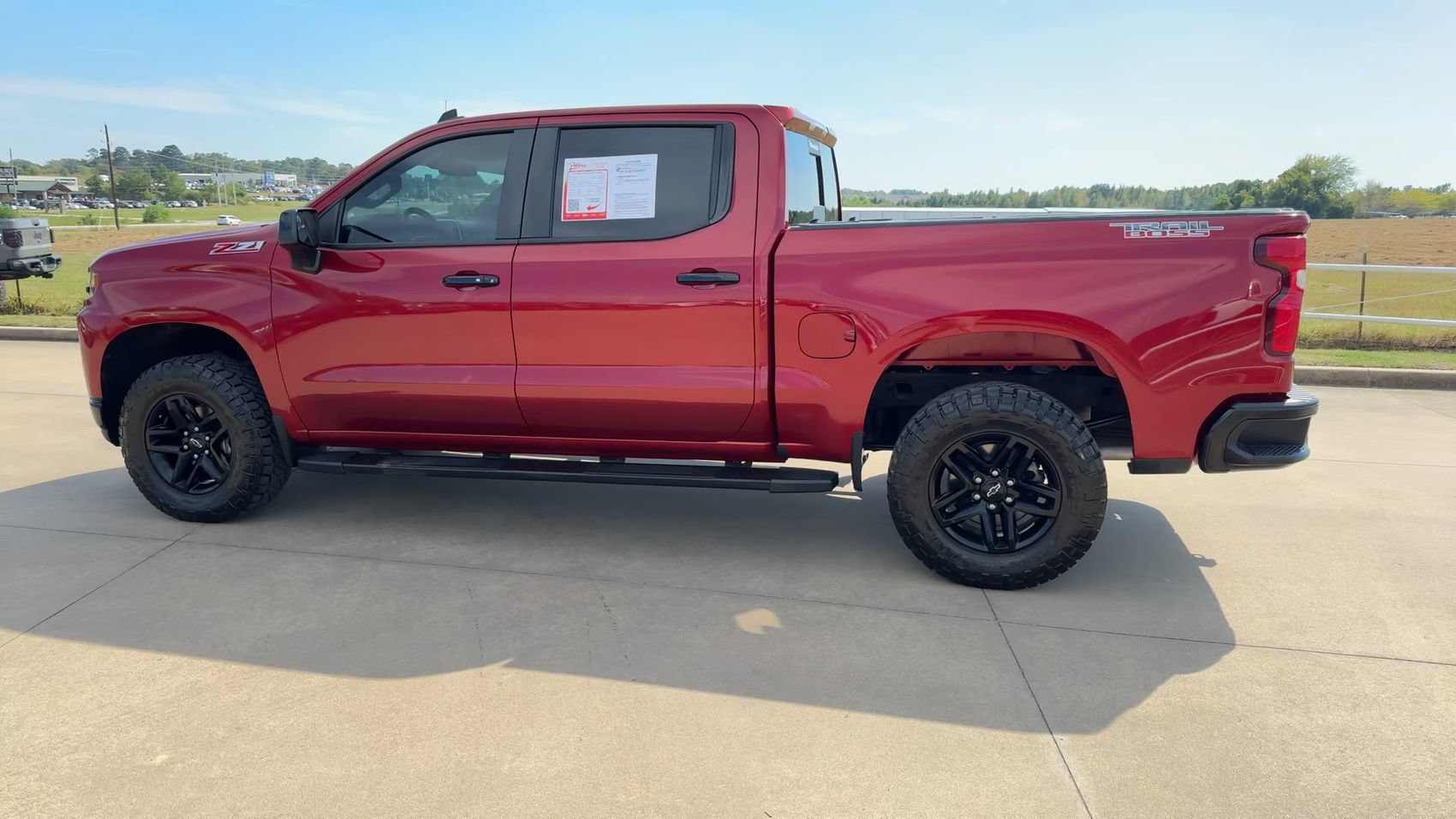 Used 2021 Chevrolet Silverado 1500 LT Trail Boss w/ Convenience Package II AWD/4WD image 6