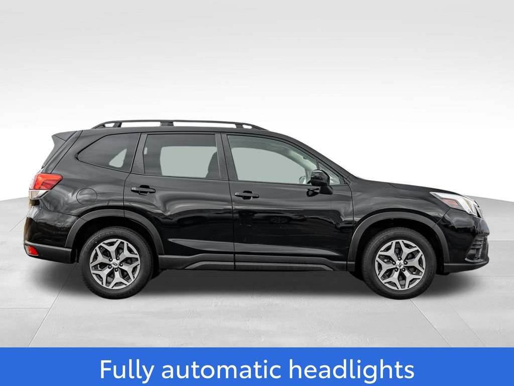 Used 2023 Subaru Forester Premium AWD/4WD image 8