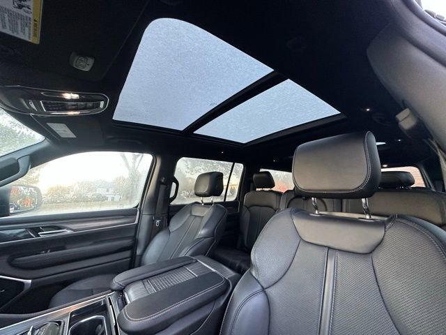 Used 2024 Jeep Wagoneer Series III w/ Premium Group I image 28