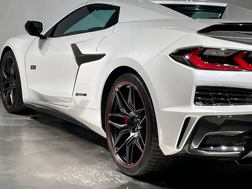 Used 2023 Chevrolet Corvette Z06 image 31