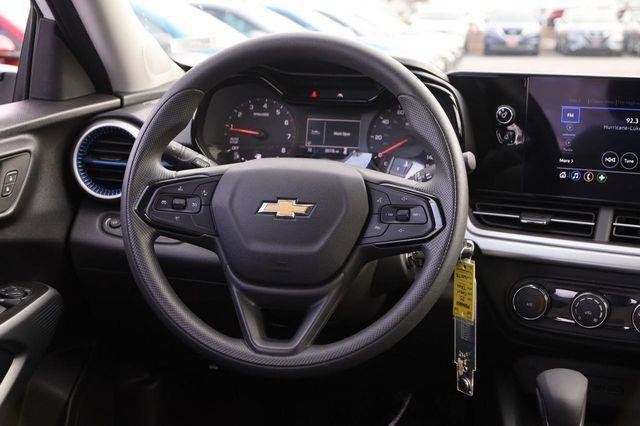 Used 2025 Chevrolet Trax LS image 20