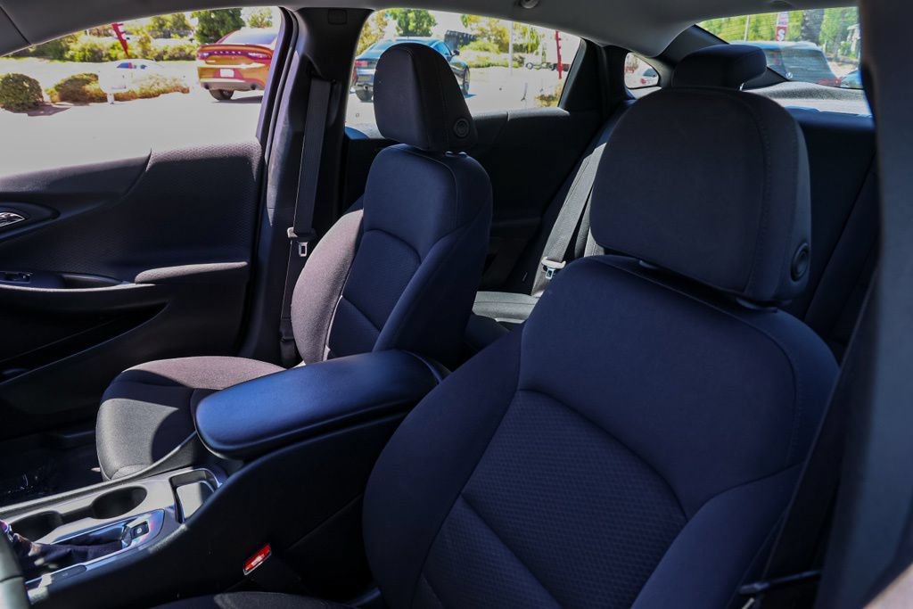 Used 2025 Chevrolet Malibu RS FWD image 15