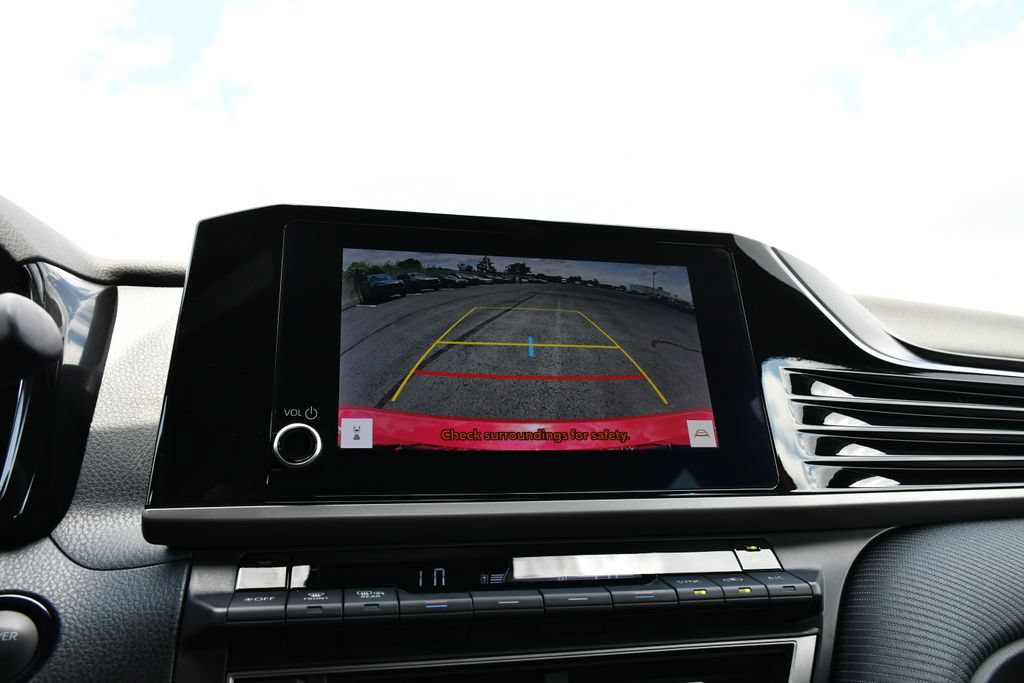 Used 2025 Toyota Camry SE FWD image 17