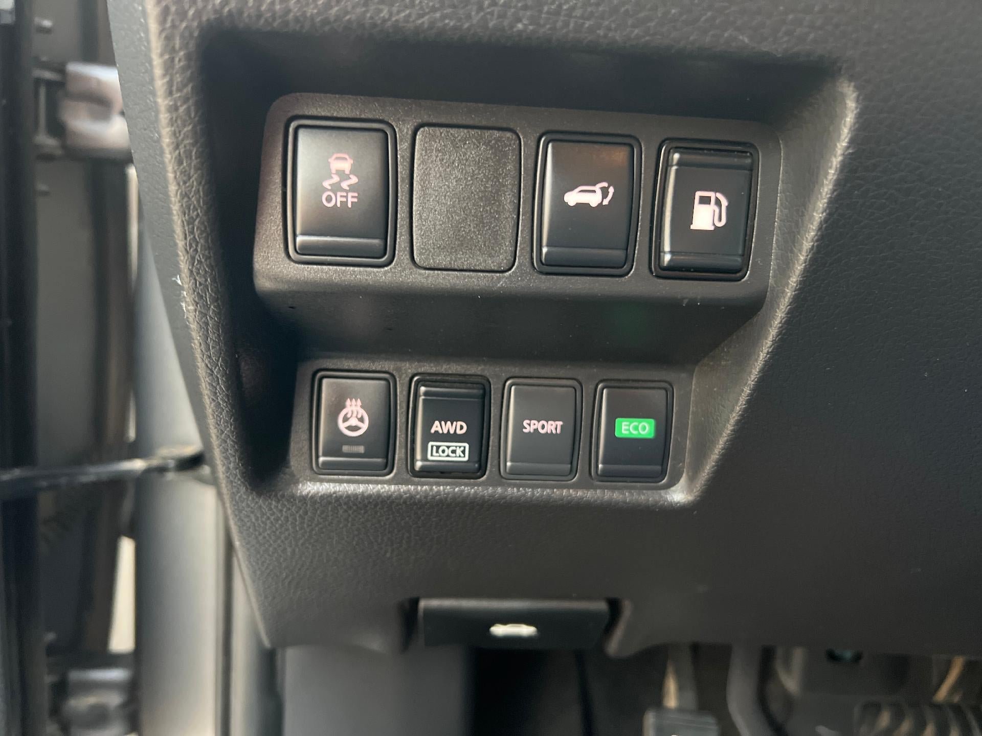 Used 2018 Nissan Rogue SV w/ Premium Package AWD/4WD image 21