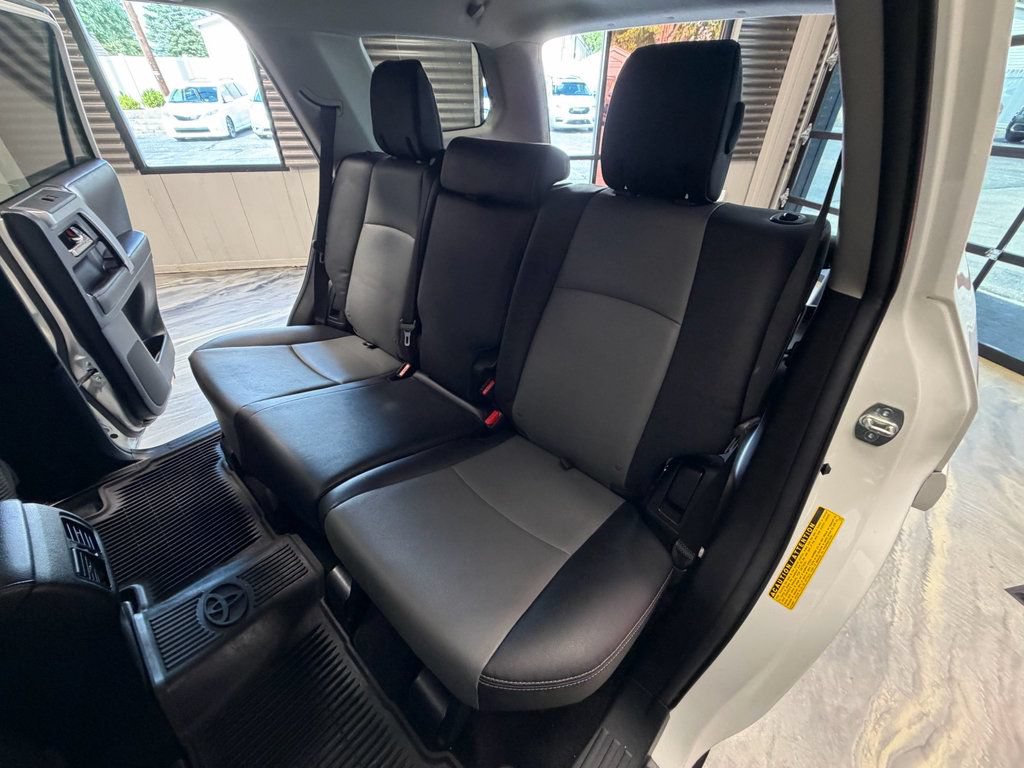 Used 2022 Toyota 4Runner SR5 Premium w/ Moonroof Package AWD/4WD image 6