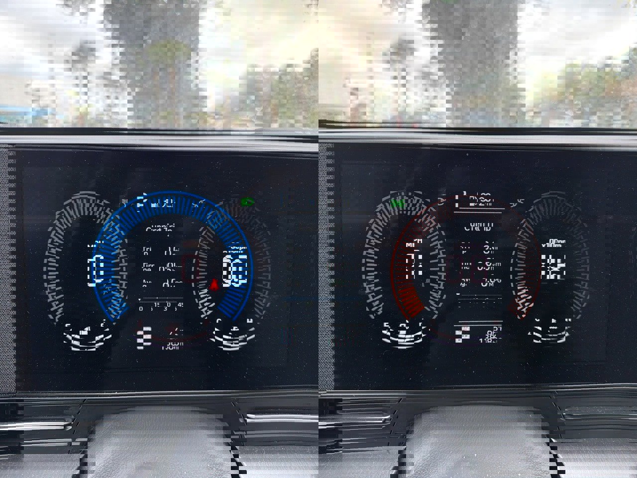 Used 2025 Hyundai Kona SEL image 18