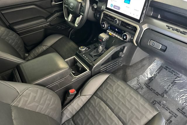 Used 2024 Toyota Tacoma TRD Off-Road w/ TRD Off Road Premium Package AWD/4WD image 18