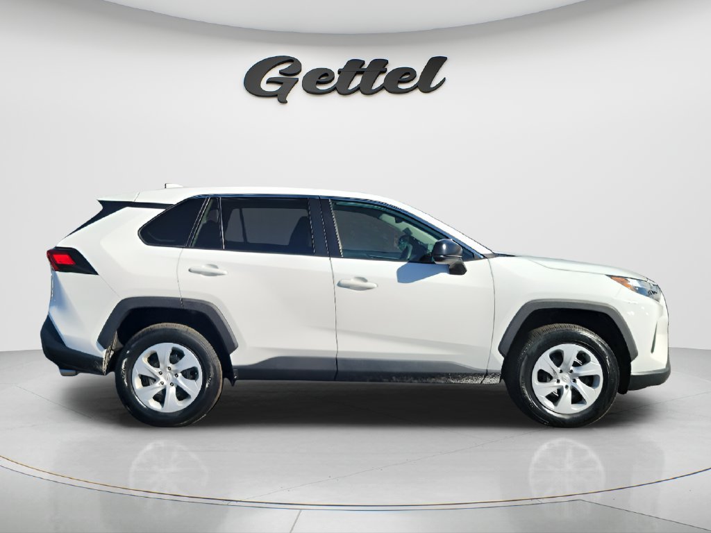 Used 2024 Toyota RAV4 LE FWD image 4