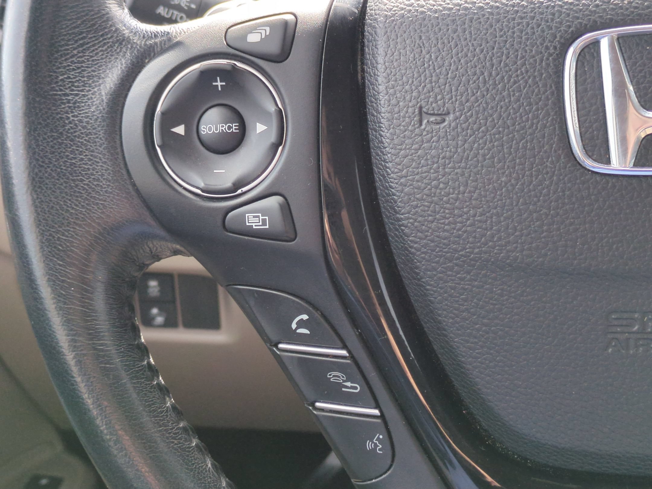 Used 2017 Honda Pilot Touring image 19