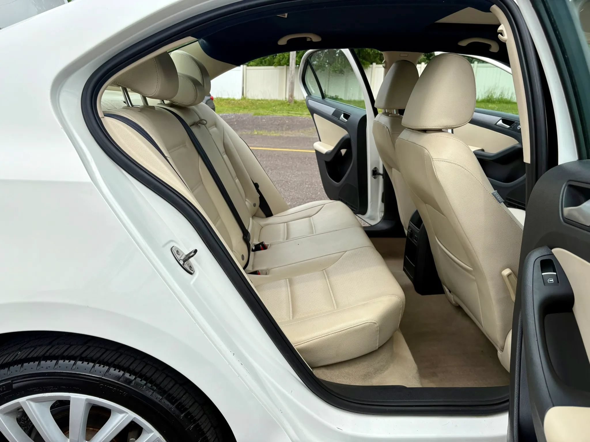 Used 2013 Volkswagen Jetta TDI FWD image 22