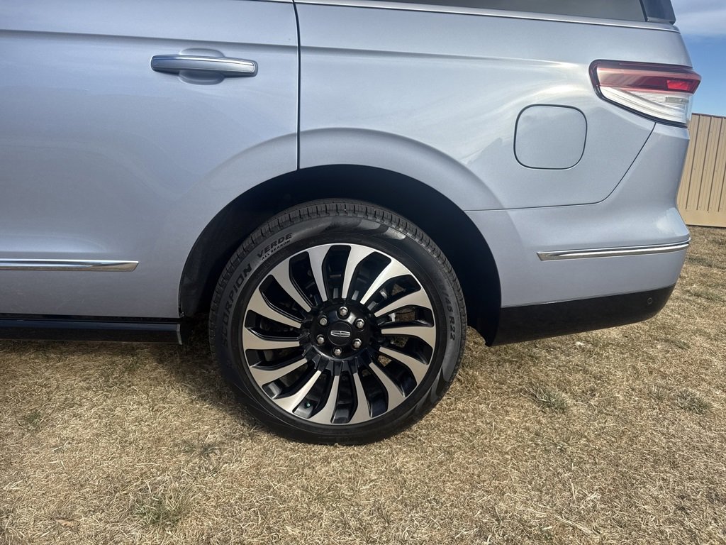 Certified 2024 Lincoln Navigator Black Label image 36