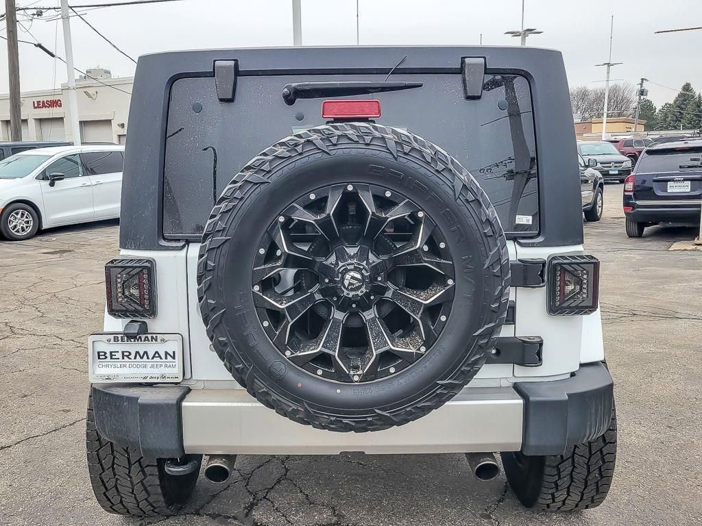 Used 2017 Jeep Wrangler Unlimited Sahara w/ Connectivity Group image 6