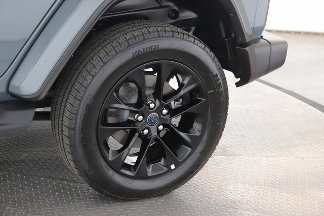 Used 2025 Jeep Wrangler Unlimited Sahara image 14