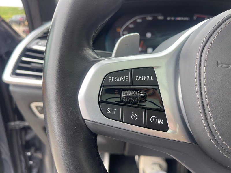 Used 2022 BMW X7 M50i w/ Luxury Seating Package image 44