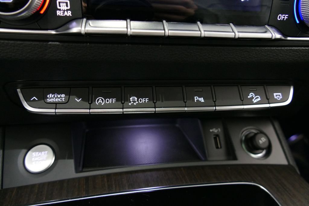 Used 2025 Audi Q5 2.0T Premium image 12