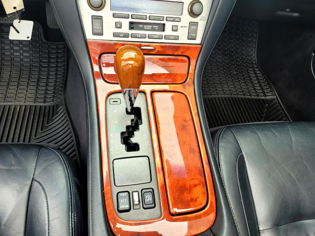 Used 2004 Lexus SC 430 Convertible image 32