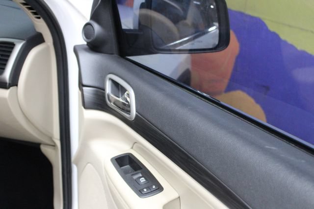 Used 2022 Jeep Grand Cherokee Laredo E AWD/4WD image 8