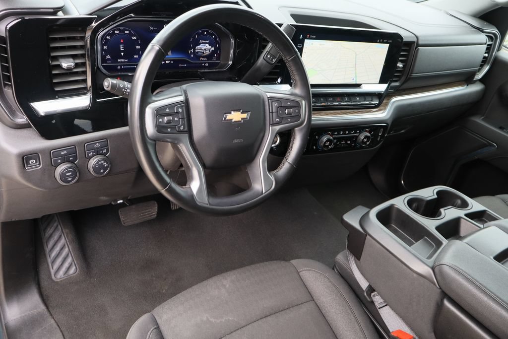 Used 2025 Chevrolet Silverado 1500 LT AWD/4WD image 11