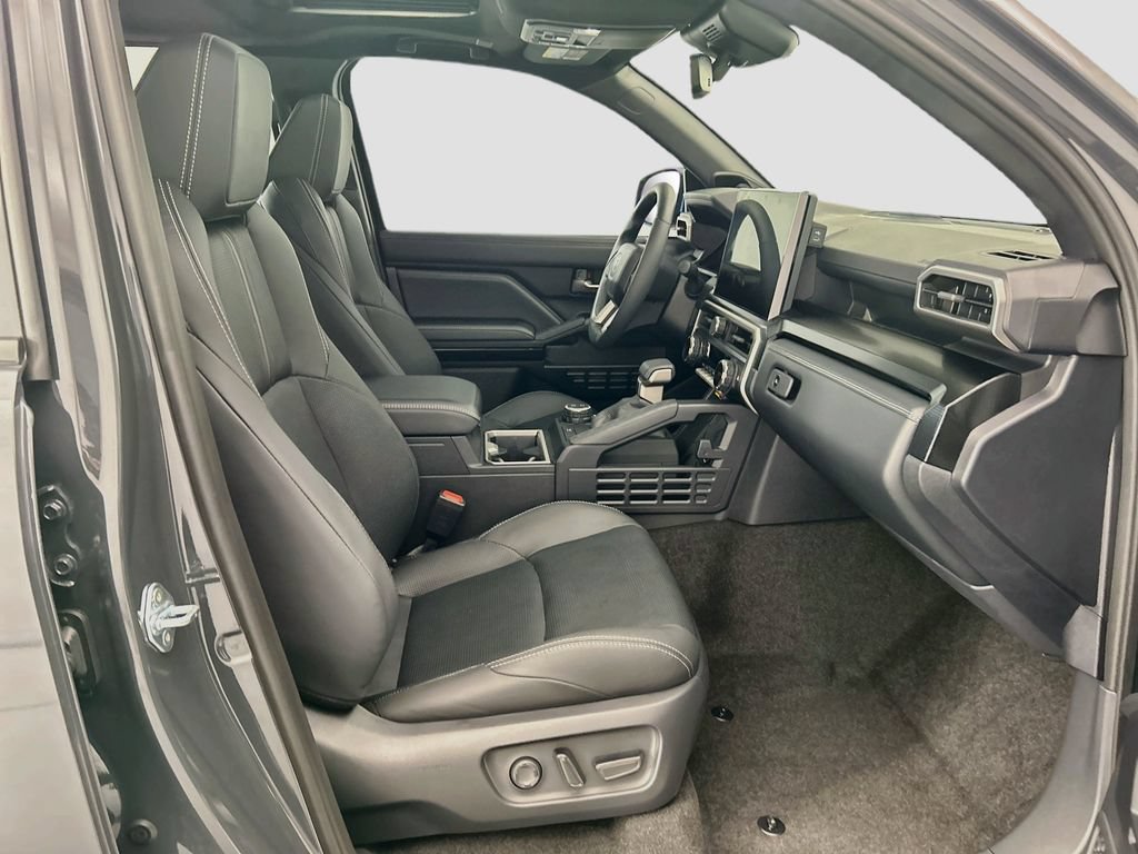 Used 2026 Toyota 4Runner Limited AWD/4WD image 19