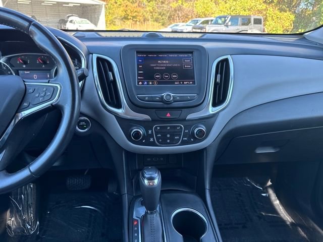 Used 2020 Chevrolet Equinox LT w/ Driver Convenience Package image 17