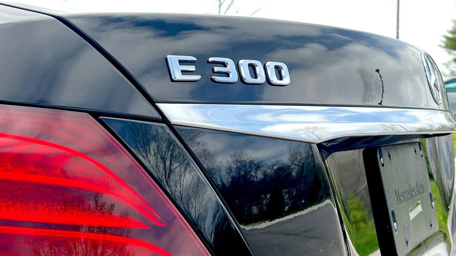 Certified 2019 Mercedes-Benz E 300 4MATIC image 24