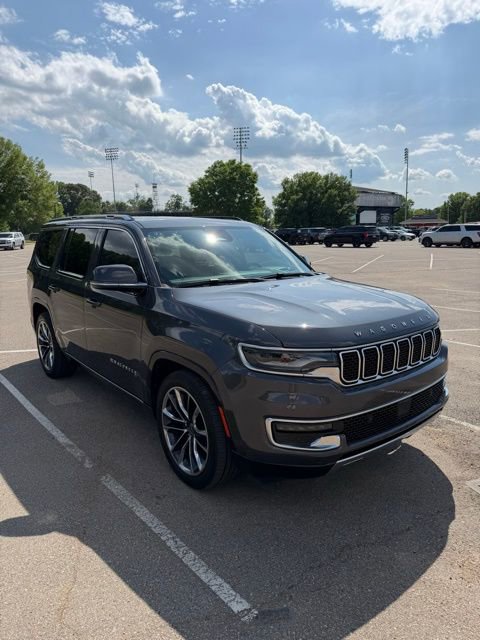Used 2022 Jeep Wagoneer Series III w/ Premium Group I AWD/4WD image 6
